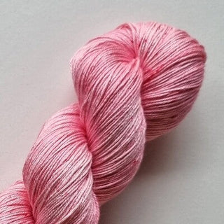 100% Pure Silk - Håndfarvet garn