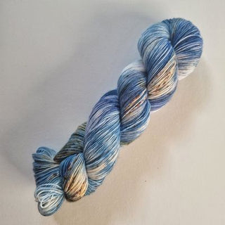 handdyed-merino-sock-blue-moon