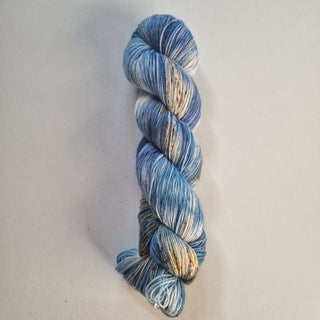 handdyed-merino-sock-blue-moon
