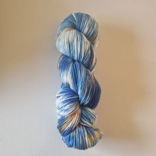 handdyed-organic-merino-dk-blue-moon