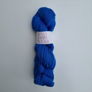 handdyed-organic-merino-dk-bright-blue