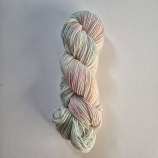 handdyed-organic-merino-dk-marshmallow