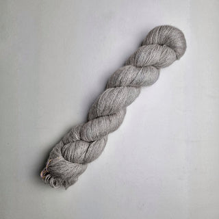 Alpaca Cashmere Lace- Ufarvet Lys Grå